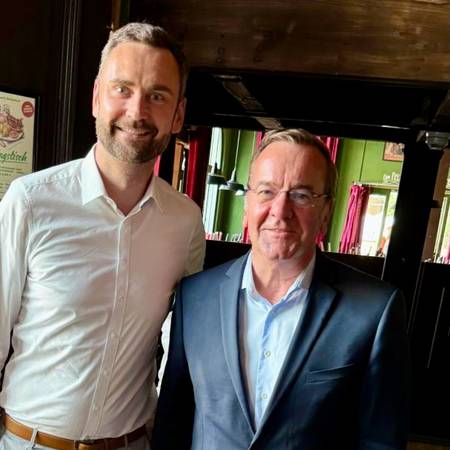 Jens Kabisch trifft Boris Pistorius: Austausch am Rande einer Diskussionsveranstaltung